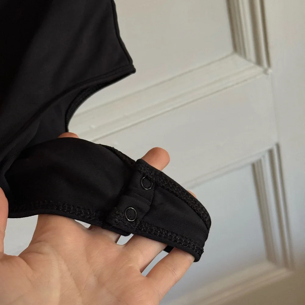 Babaton Sculpt Contour Shoulder Pad Bodysuit in Black Size XS - Picture 10 of 11